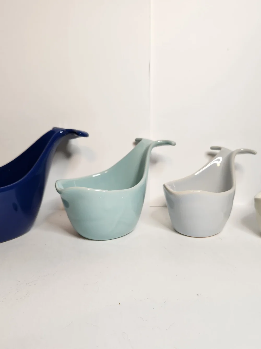 Cracker Barrel 4 Stoneware Blue Whale Stackable Nesting Measuring Cups